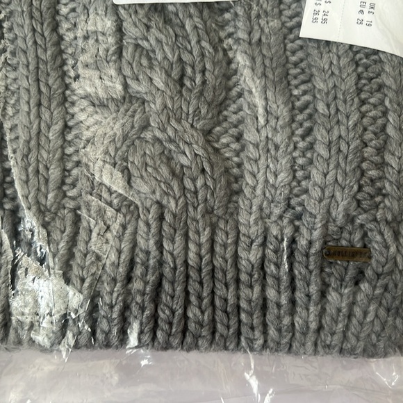 Hollister Gray Infinity Scarf NWT - Picture 5 of 6